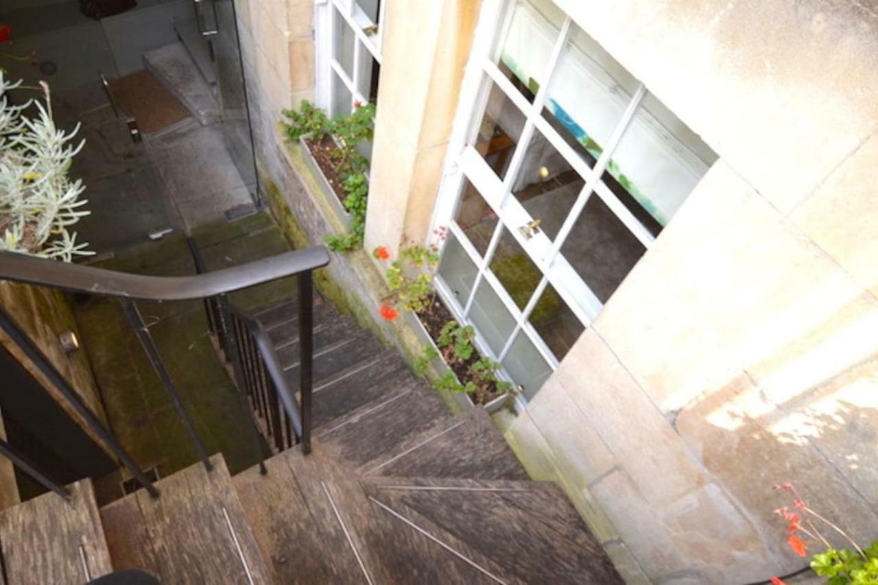 Lauras Townhouse Apartments Garrard'S Retreat Bath Exterior photo